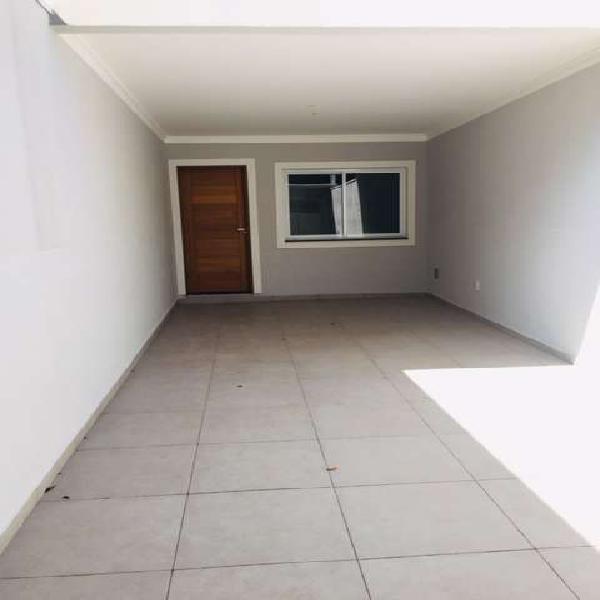 Sobrado para venda tem 90 metros quadrados com 3 quartos em