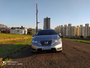 Vende se Honda City LX automático 2013