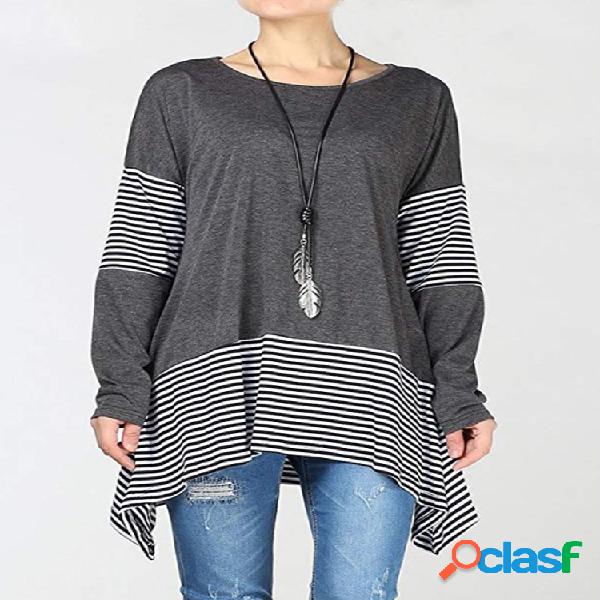 Blusa assimétrica com gola de retalhos listrada