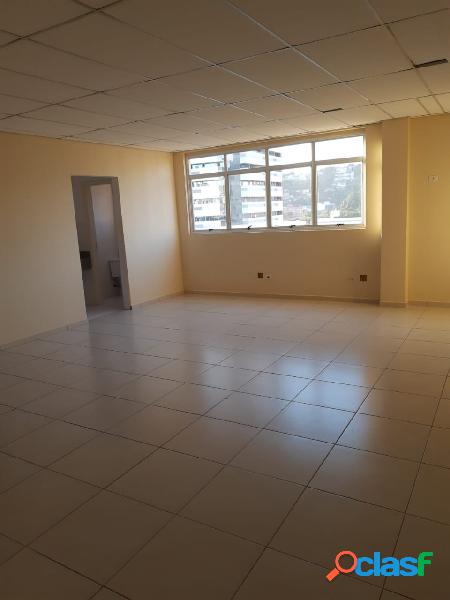 LOCAÇÃO DE SALA COM 50 m²