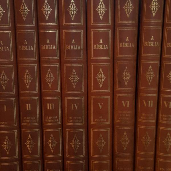 Biblia Ilustrada Editora Abril 8 volumes Assinada