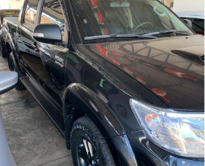 VENDO HILUX 1414