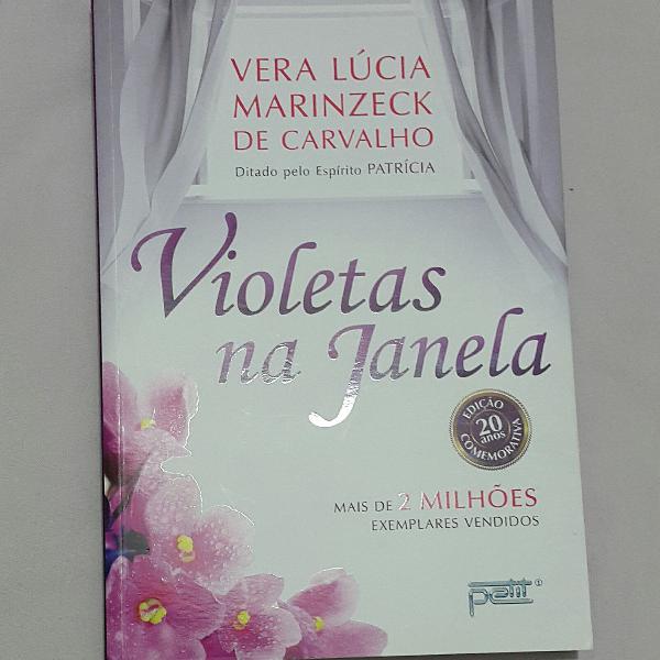 Violetas na janela