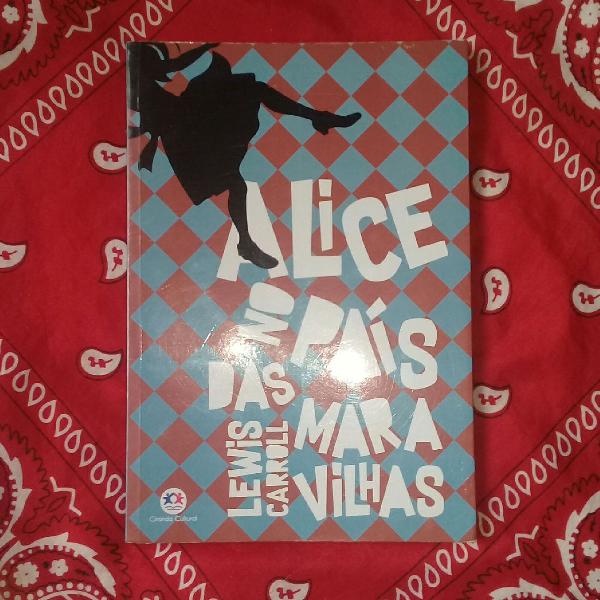 livro "Alice no país das maravilhas"