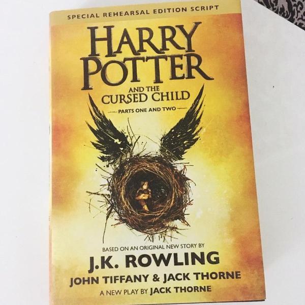 livro harry potter and the cursed child