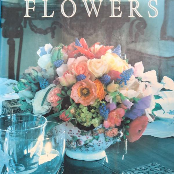 livro para decoração. flores