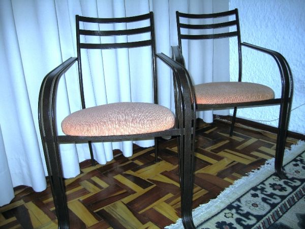 Cadeiras de ferro