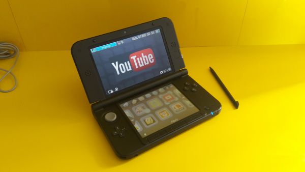 Nintendo 3DS XL Black + Pokémon Alpha Sapphire