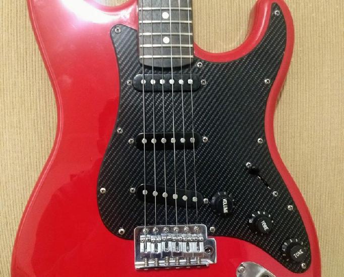 Guitarra Strato Eagle