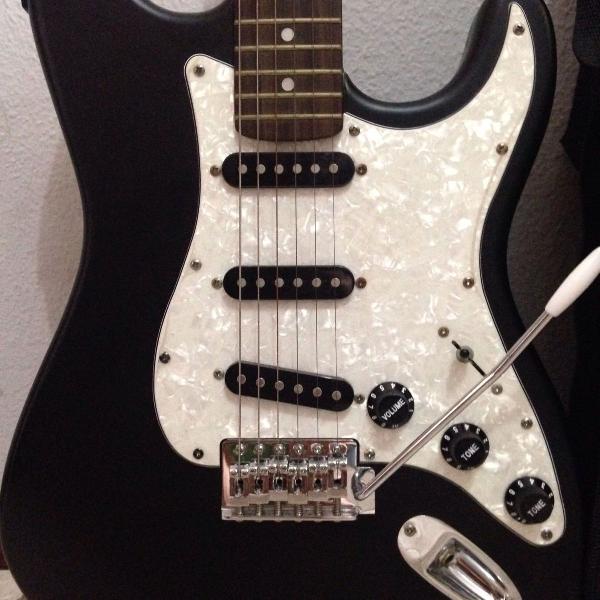 Guitarra Stratocaster (Pérola) (apenas são paulo-sp)