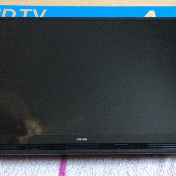 TV LED 32" Samsung 32K4100 HD com Conversor Digital
