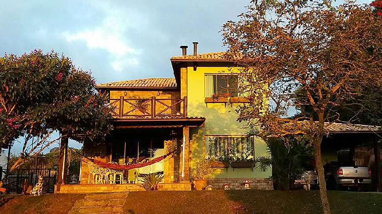 Casa em condomínio prox. ao Castelo de Itaipava