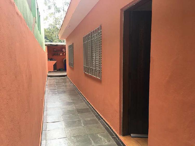 Casa para venda possui 150 metros quadrados com 3 quartos