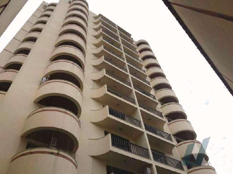 Apartamento à venda de 115 metros quadrados com 3 quartos e