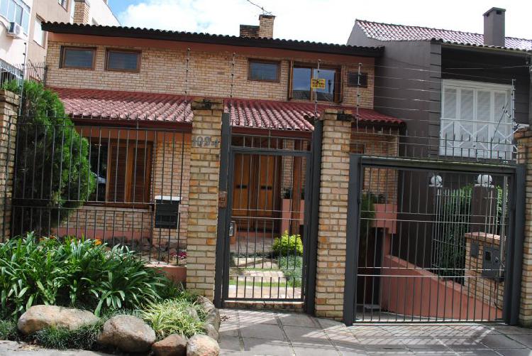 CASA 4D no bairro CHACARA DAS PEDRAS em PORTO ALEGRE