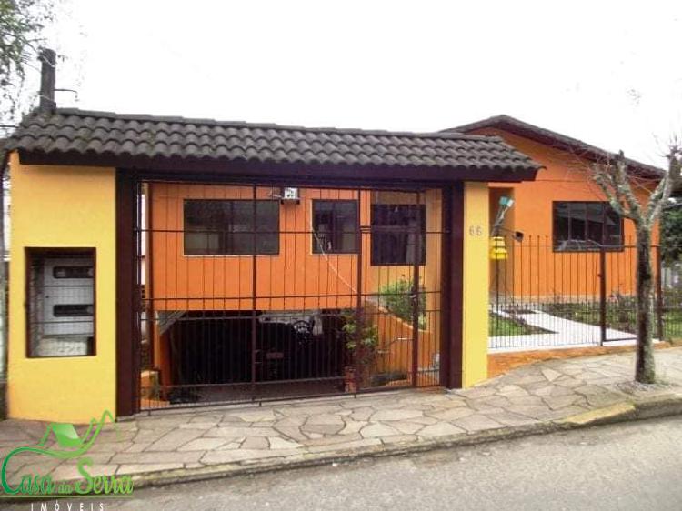 Casa com 8 Dormitorio(s) localizado(a) no bairro Pousada da