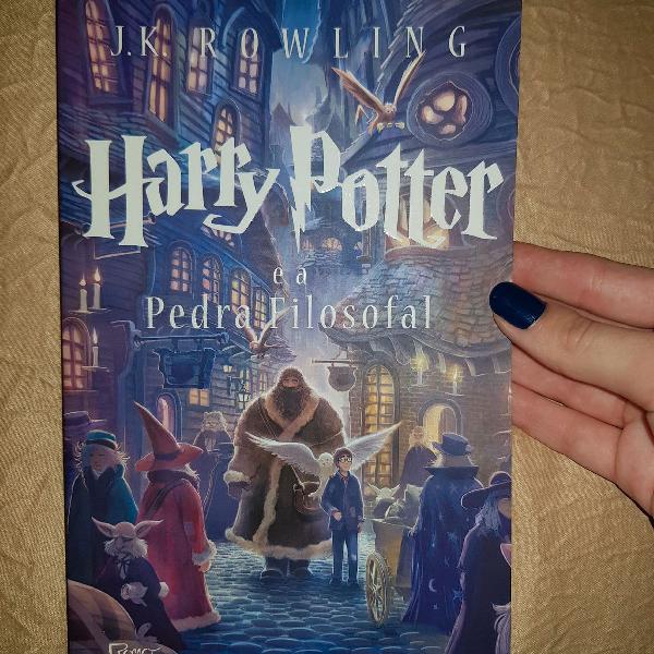 Livro: Harry Potter e a pedra filosofal