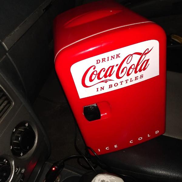 Mini Geladeira Coca-Cola Retrô