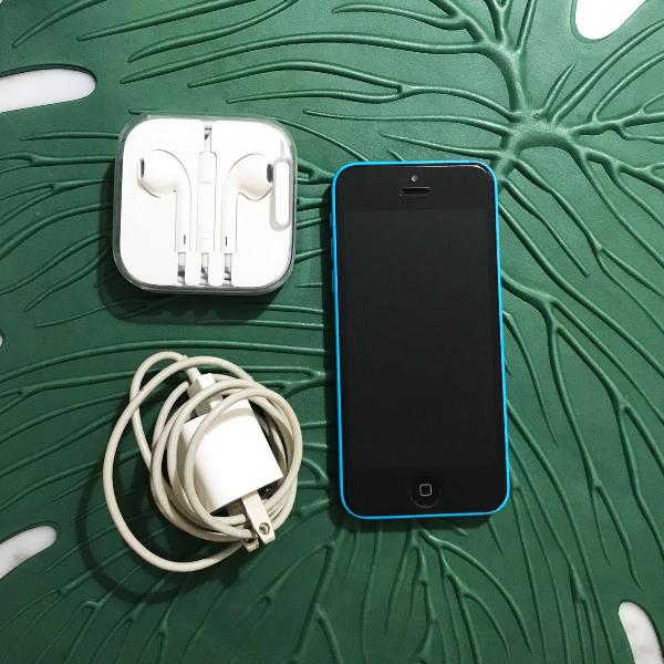 iphone 5c 8gb azul acompanha fone + carregador + caixa