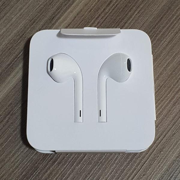 NOVO - Apple Fone de Ouvido EarPods com conector Lightning