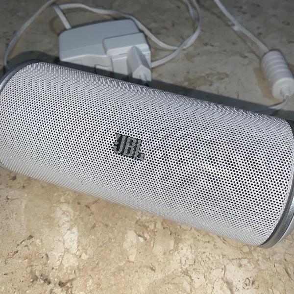 caixa de som portátil bluetooth jbl branca