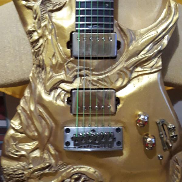 guitarra monstruosa dragon