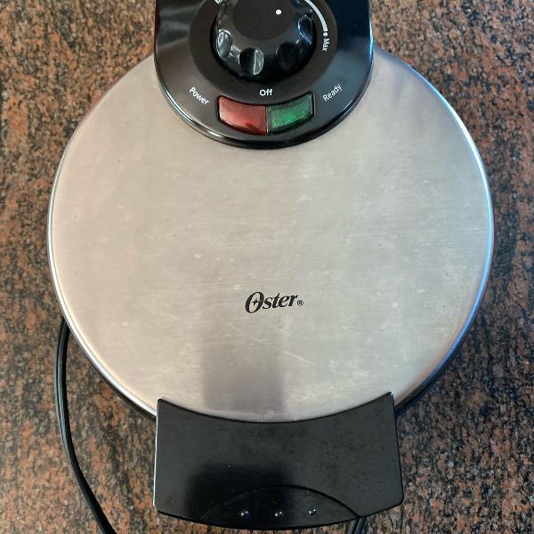 máquina para fazer waffle oster - preto, prata