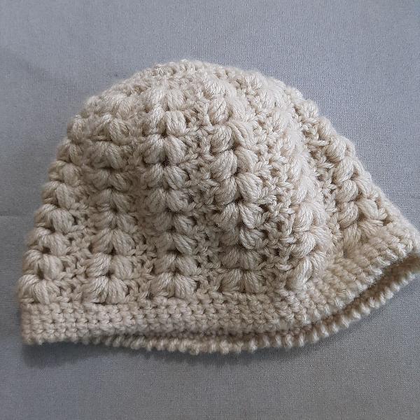 Gorro de Crochê Cor Creme