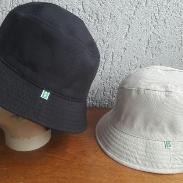 bucket preto e branco