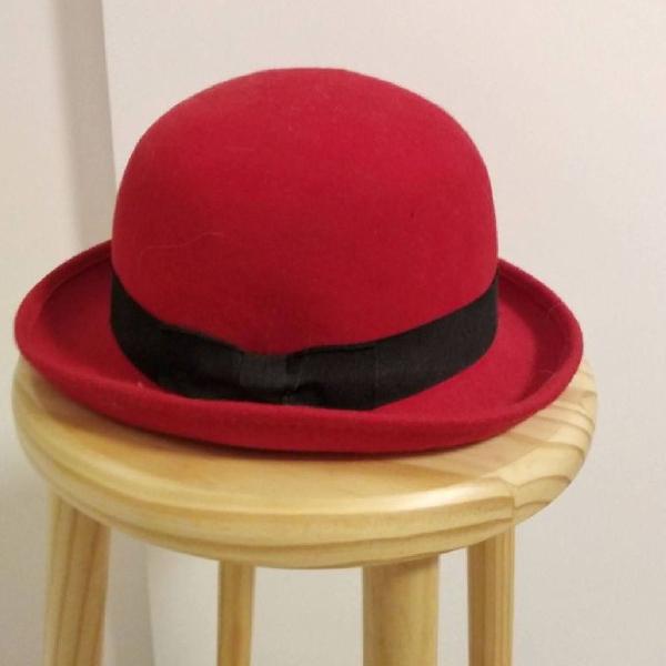 chapéu chaplin vermelho