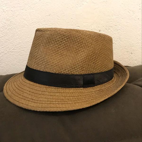chapéu estilo panamá
