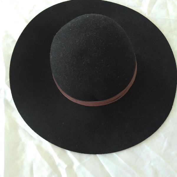 chapéu preto, com faixa em courino marrom, semmarca