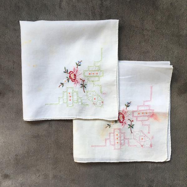 par de lenços de bolso bordados à mão floral