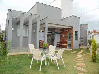 Casa com 3 quartos à venda no bairro Vale do Sol, 160m²