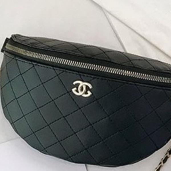 pochete chanel preta