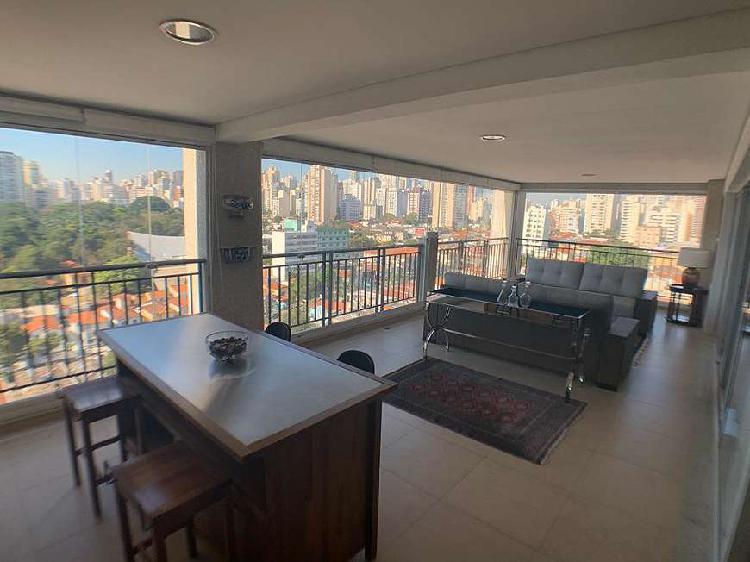 Apartamento a venda possui 244 metros 4 Suites em Água