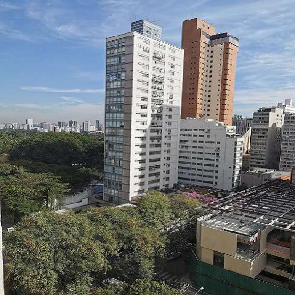 Apartamento na Rua Haddock Lobo, em frente ao Cidade Jardim