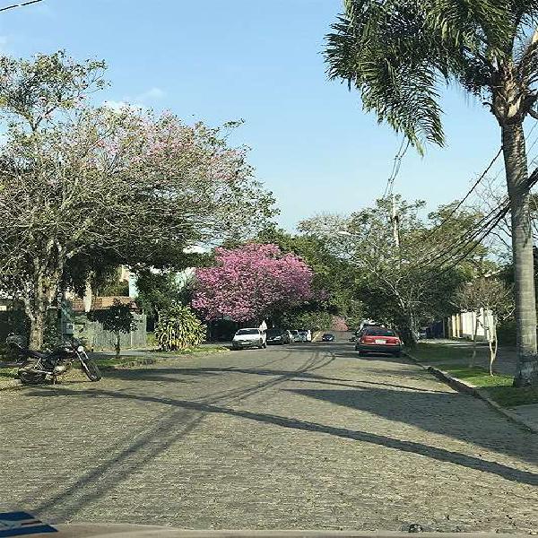 Casa de condomínio para venda tem 168 metros quadrados com