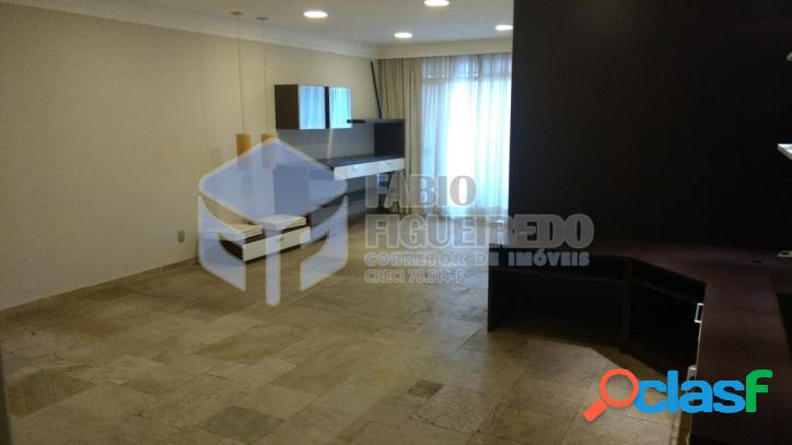 Apartamento com 3 dormitórios (1 suite).