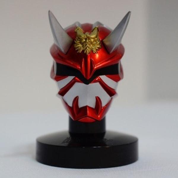 Bandai Mask Collection Capacete Kamen Rider Hibiki Kurenai
