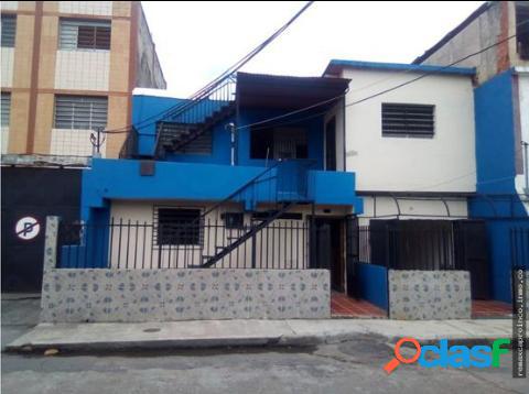 Casa Ubicada en Zona Estratégica de San Blas, con Local