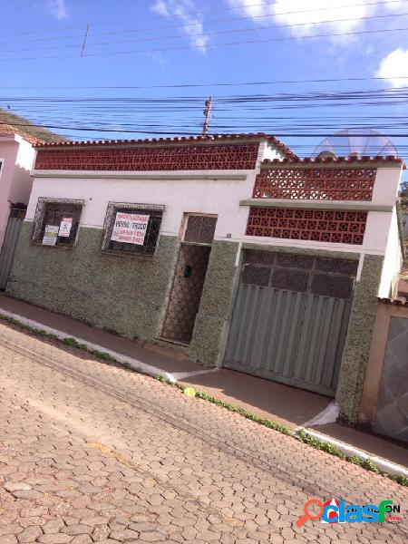 Casa à venda no bairro Vila Gonçalo em frente ao Parquinho