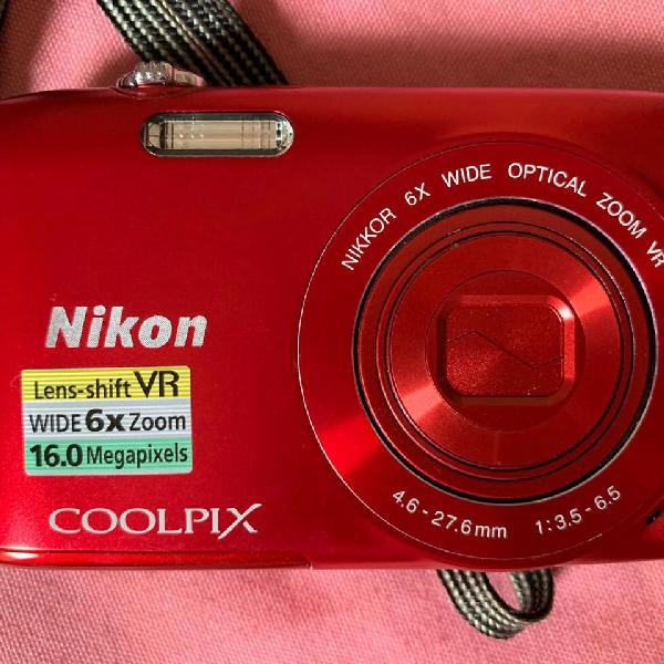 Câmera Nikon Coolpix S3300 - Merah