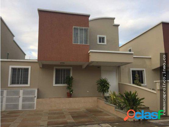 HERMOSA CASA 180M2 AMOBLADA EN CIUDAD ROCA ZONA ESTE DE