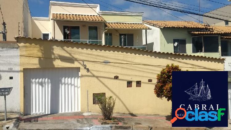 Linda casa geminada de 3 quartos, à venda no bairro Cabral