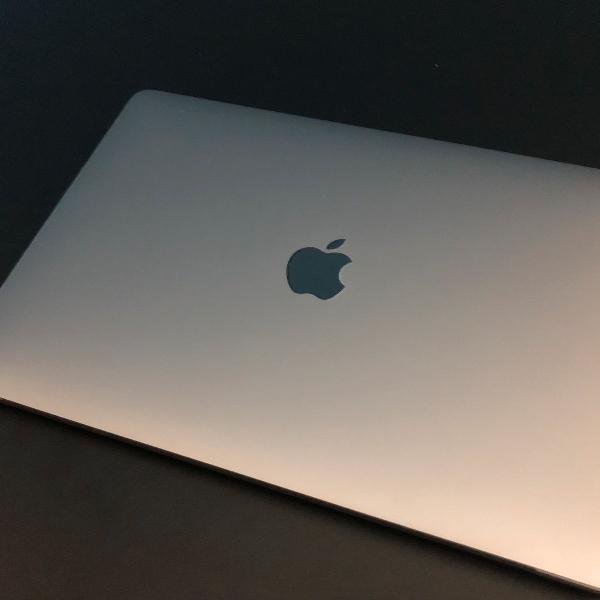 Macbook pro - 13.3" + Adaptador e Acessórios
