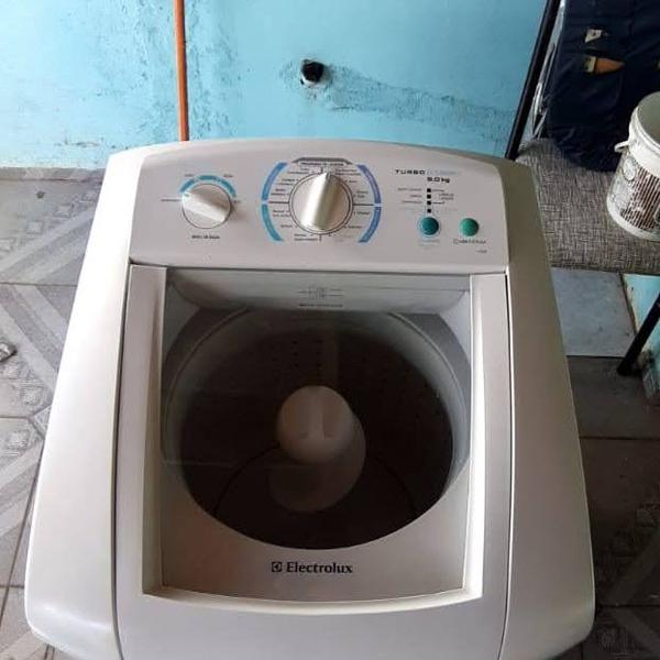 Máquina de lavar roupa Eletrolux - LTE09