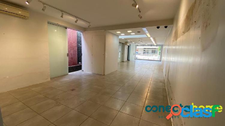 Sobrado comercial de 296 m², 4 salas e 2 vagas na Vila