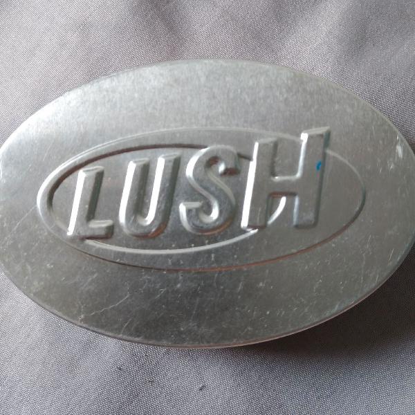 latinha de alumínio lush