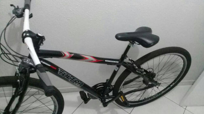 Bike praticamente Nova